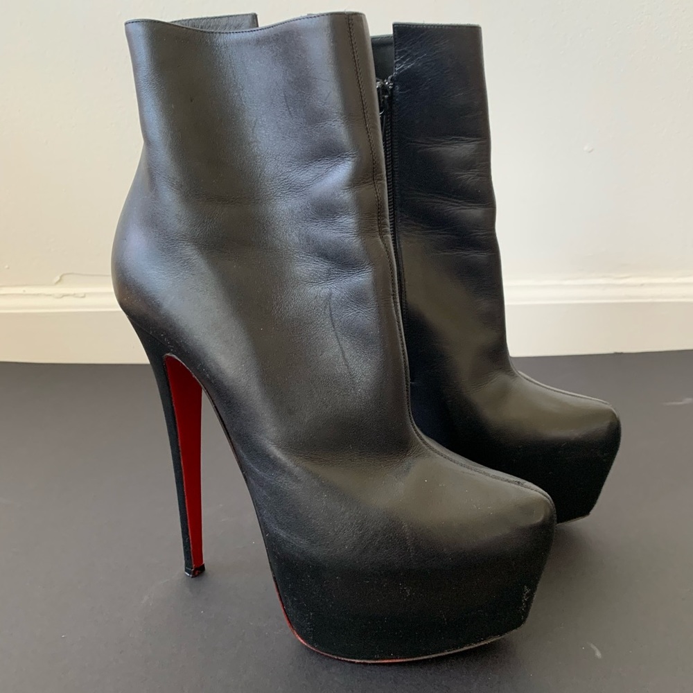 CL ankle boots